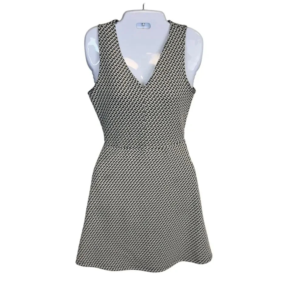 New Mango Suits Day Dress Fit and Flair Woven Back White Pattern V-Neck Womens 2